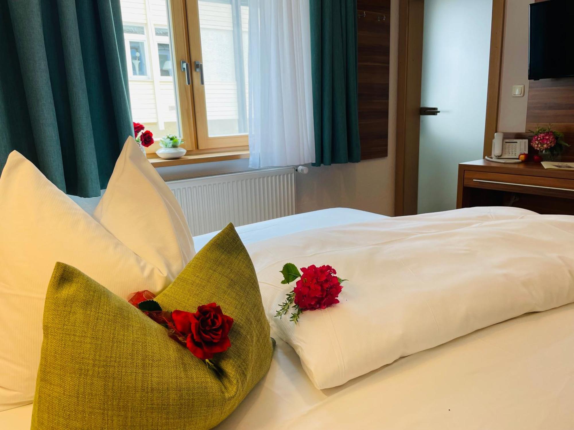 Hotel Burgwirt Deggendorf Ngoại thất bức ảnh