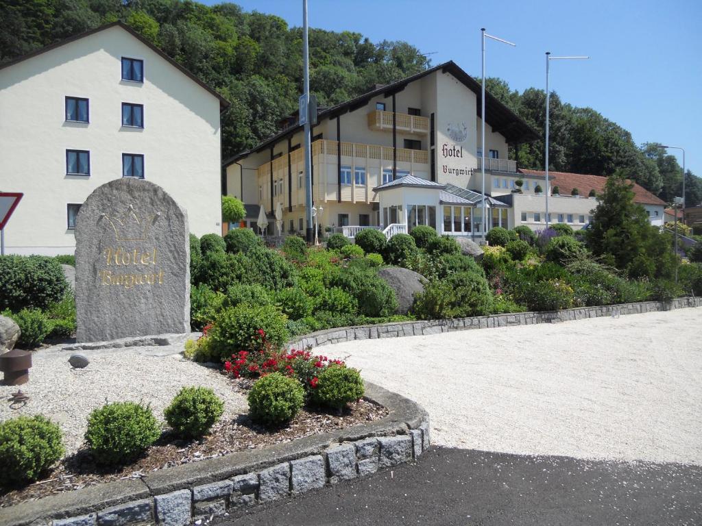 Hotel Burgwirt Deggendorf Ngoại thất bức ảnh